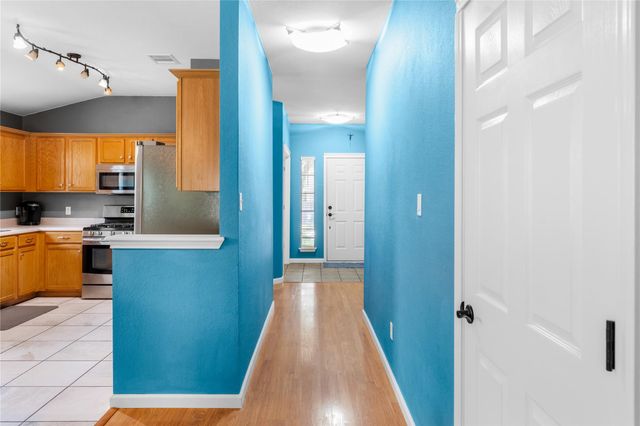 3555 Rock Shelf LN, Round Rock, TX 78681