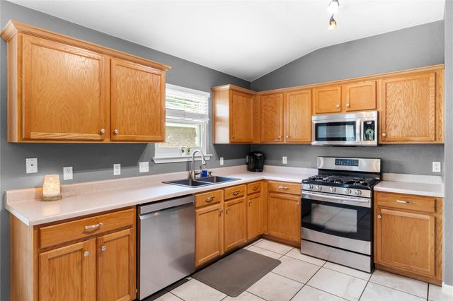 3555 Rock Shelf LN, Round Rock, TX 78681