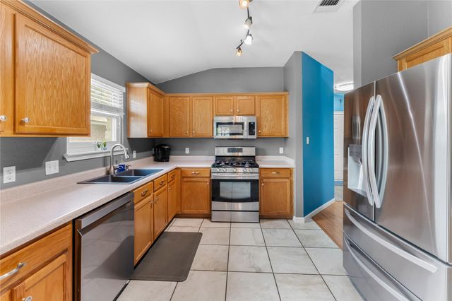 3555 Rock Shelf LN, Round Rock, TX 78681