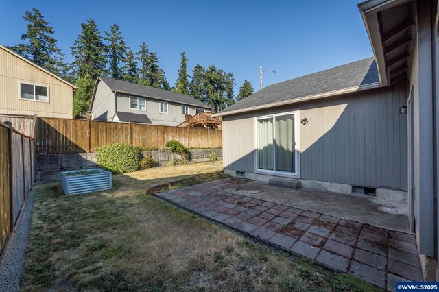 4898 Holly St, Springfield, OR 97478