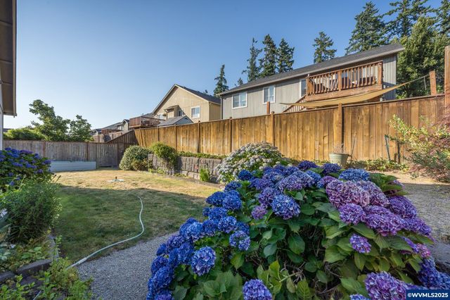 4898 Holly St, Springfield, OR 97478