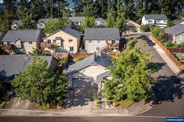 4898 Holly St, Springfield, OR 97478