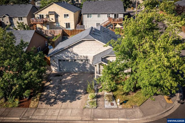 4898 Holly St, Springfield, OR 97478