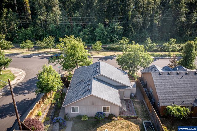4898 Holly St, Springfield, OR 97478
