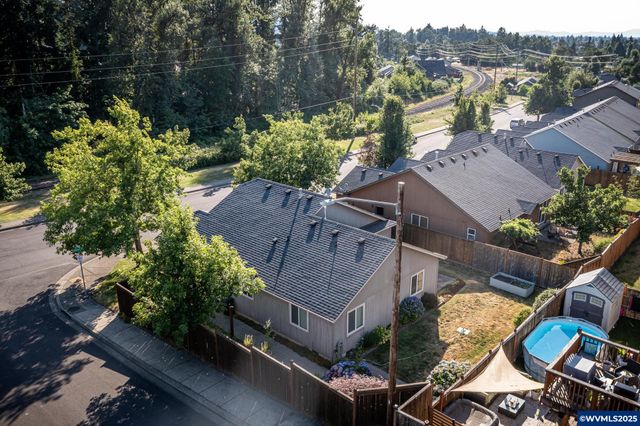 4898 Holly St, Springfield, OR 97478