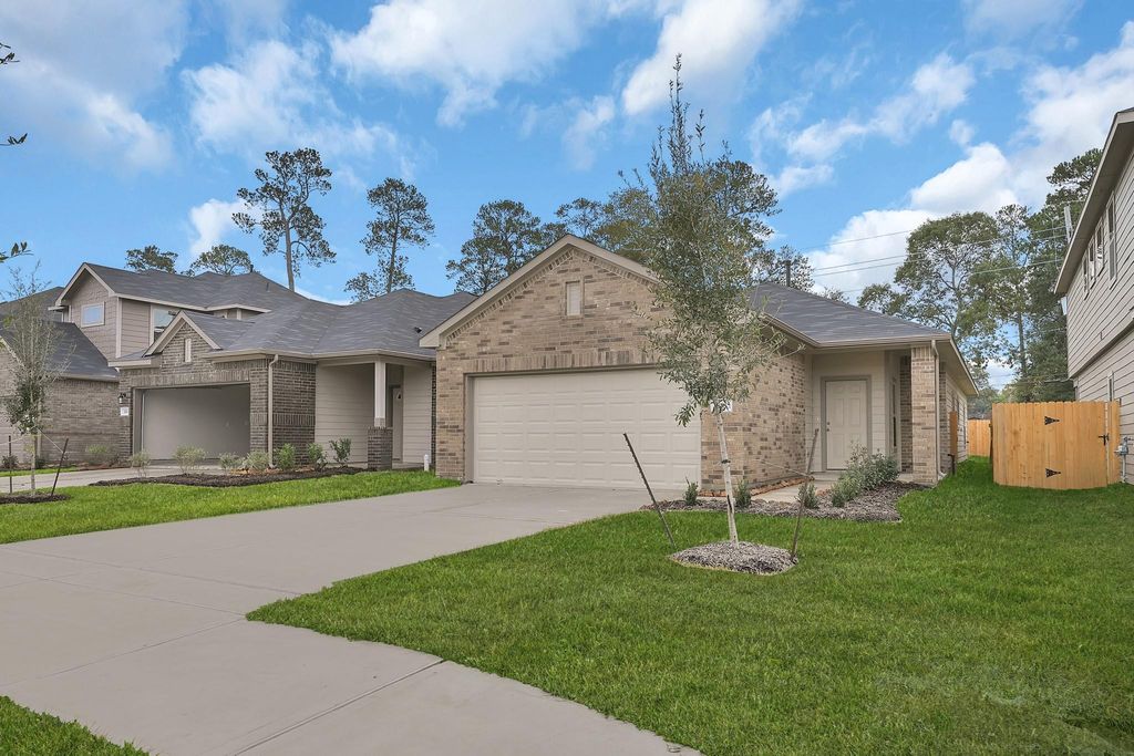 216 Emerald Thicket Lane, Huffman, TX 77336