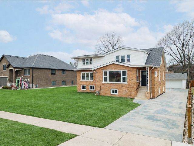 8110 Lockwood Avenue, Burbank, IL 60459