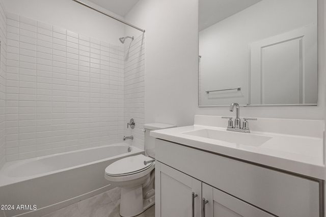 7811 N 79TH Drive, Glendale, AZ 85303