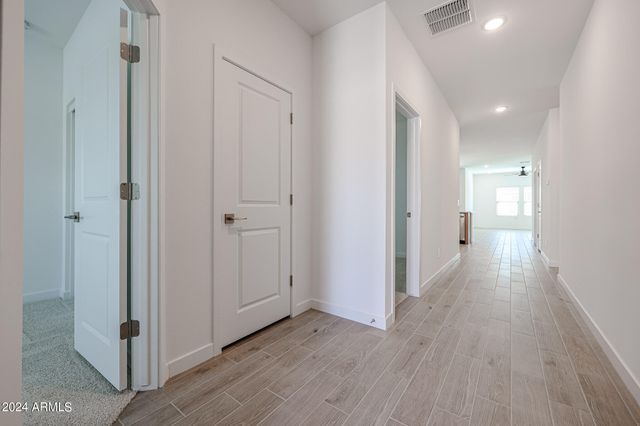 7811 N 79TH Drive, Glendale, AZ 85303