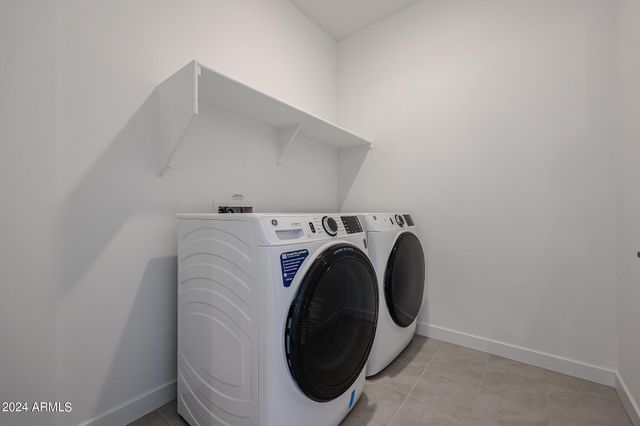 7811 N 79TH Drive, Glendale, AZ 85303