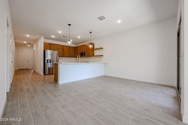 7811 N 79TH Drive, Glendale, AZ 85303