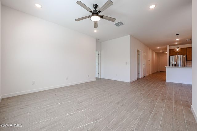 7811 N 79TH Drive, Glendale, AZ 85303