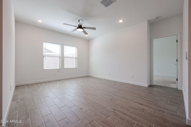 7811 N 79TH Drive, Glendale, AZ 85303