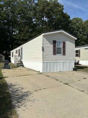 1418 Saskatoon Avenue, Norton Shores City, MI 49444