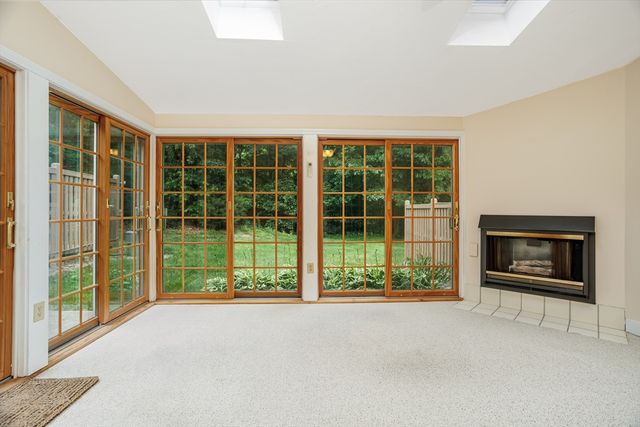 212 Ridgefield Cir 212B, Clinton, MA 01510