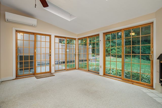 212 Ridgefield Cir 212B, Clinton, MA 01510