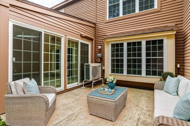 212 Ridgefield Cir 212B, Clinton, MA 01510