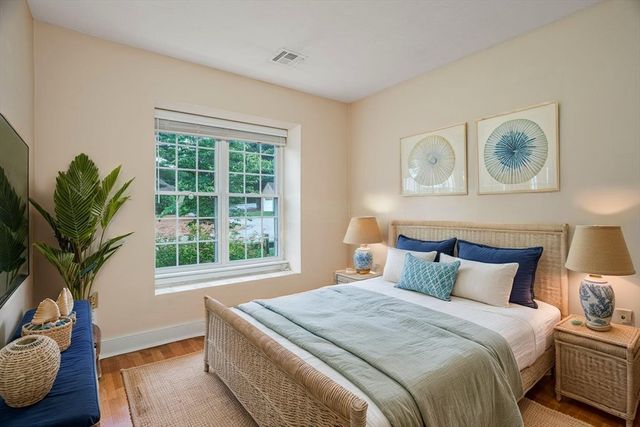 212 Ridgefield Cir 212B, Clinton, MA 01510