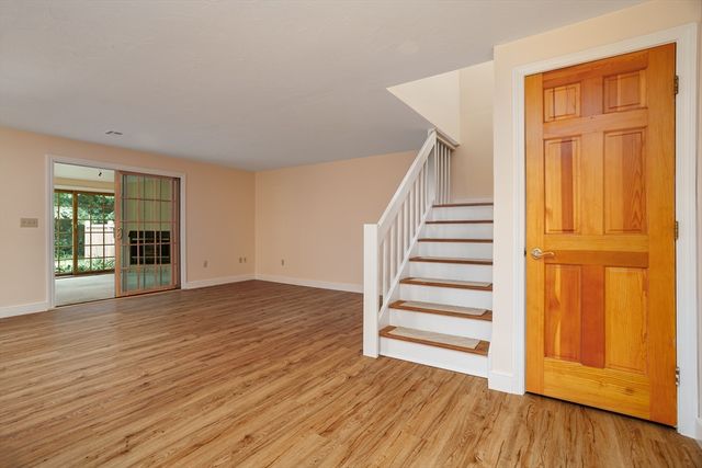 212 Ridgefield Cir 212B, Clinton, MA 01510