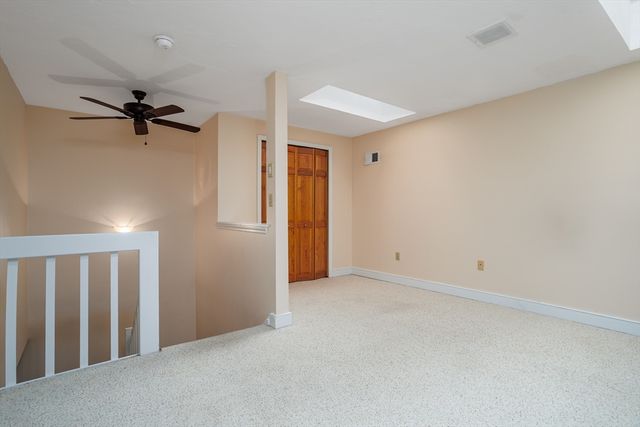 212 Ridgefield Cir 212B, Clinton, MA 01510