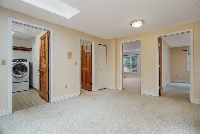 212 Ridgefield Cir 212B, Clinton, MA 01510
