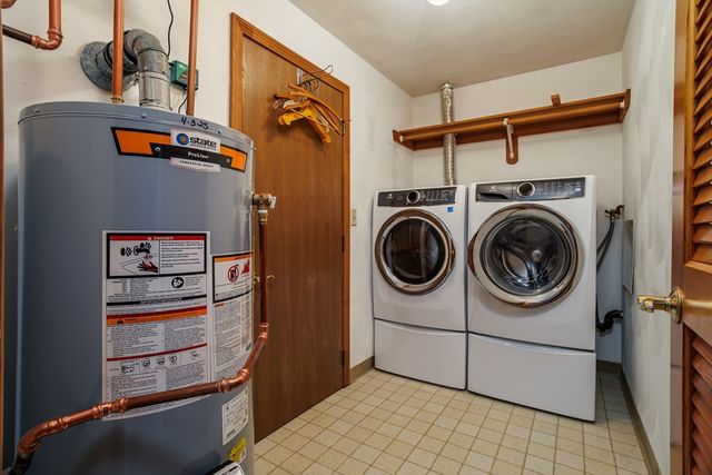 212 Ridgefield Cir 212B, Clinton, MA 01510