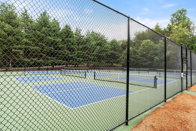 212 Ridgefield Cir 212B, Clinton, MA 01510