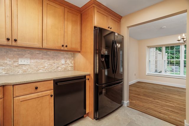 212 Ridgefield Cir 212B, Clinton, MA 01510