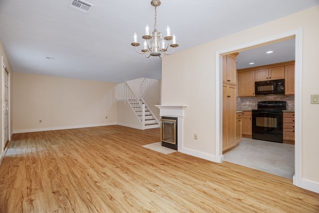 212 Ridgefield Cir 212B, Clinton, MA 01510