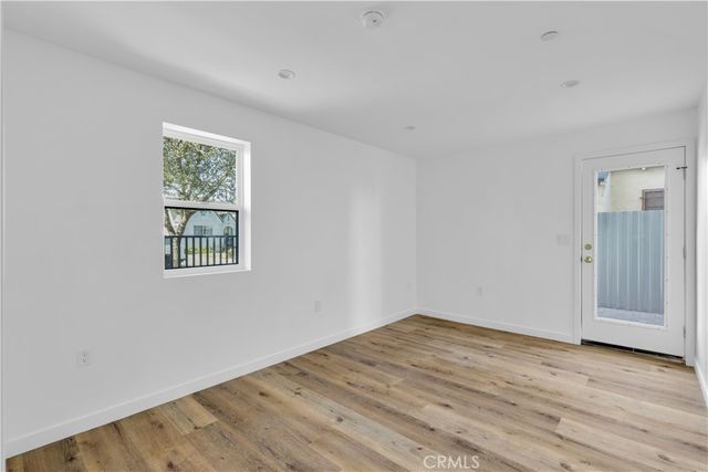 1736 Carmona Avenue, Los Angeles, CA 90019