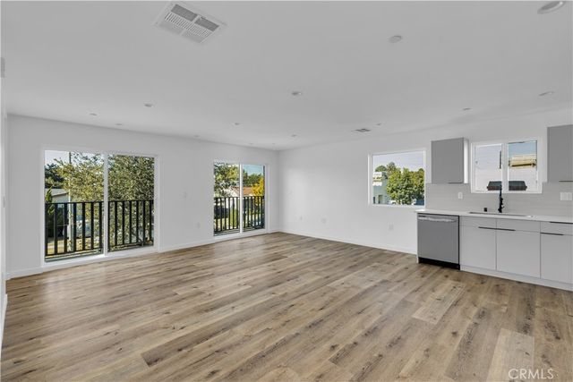 1736 Carmona Avenue, Los Angeles, CA 90019