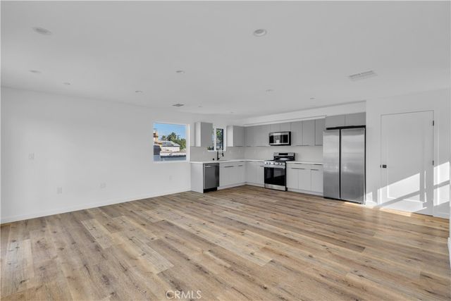 1736 Carmona Avenue, Los Angeles, CA 90019