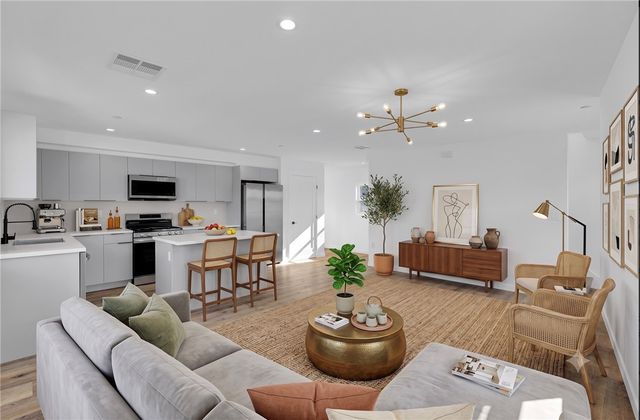 1736 Carmona Avenue, Los Angeles, CA 90019
