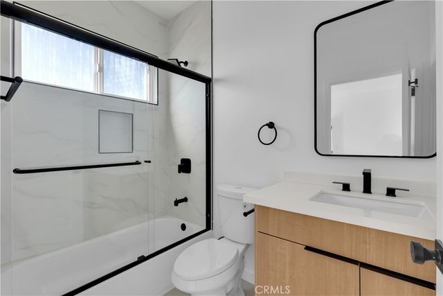 1736 Carmona Avenue, Los Angeles, CA 90019