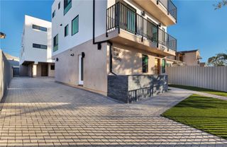 1736 Carmona Avenue, Los Angeles, CA 90019