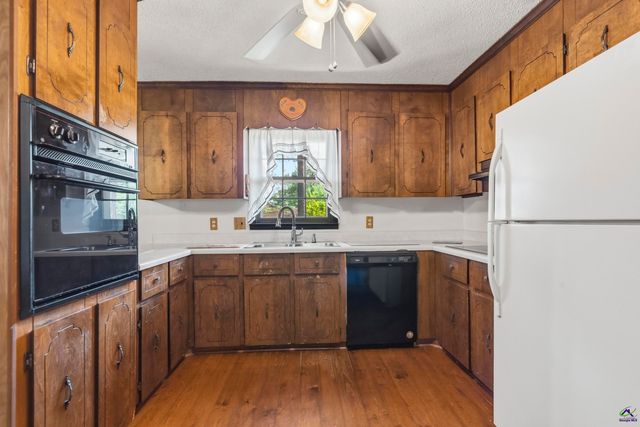 28 Tyler Drive, Byron, GA 31008