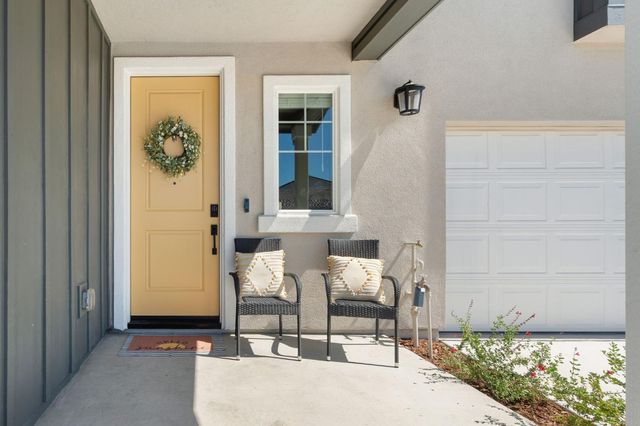 678 Diamond Valley Rd, West Sacramento, CA 95605