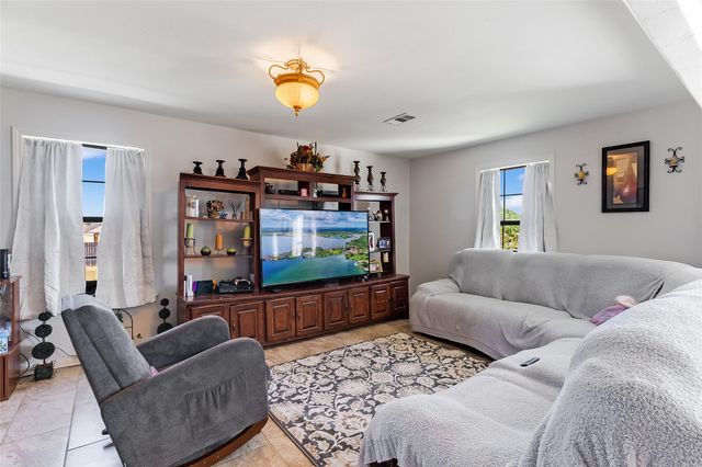 300 Avenue T, Marble Falls, TX 78654