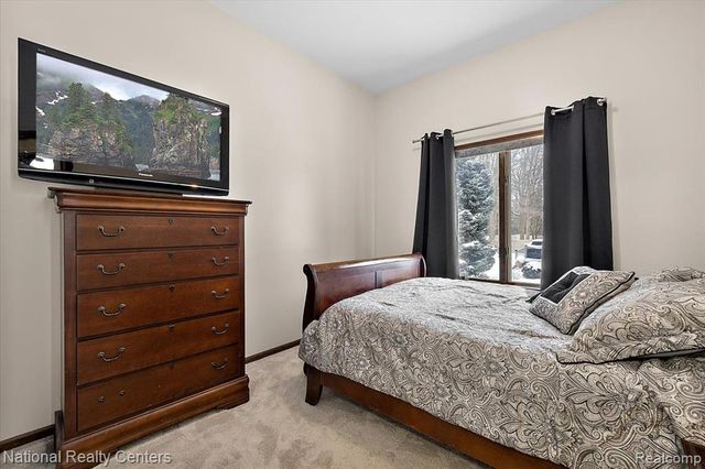 10146 Aberdeen Drive, Grand Blanc, MI 48439