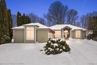 10146 Aberdeen Drive, Grand Blanc, MI 48439