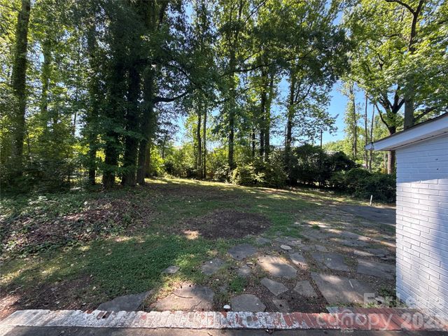 5710 Charing Place, Charlotte, NC 28211