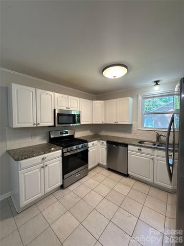 5710 Charing Place, Charlotte, NC 28211