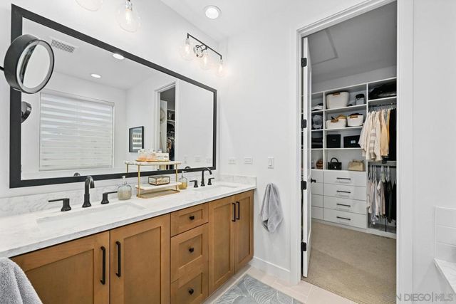 1156 E Cove Pl., Encinitas, CA 92024
