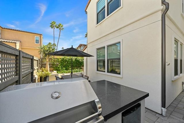 1156 E Cove Pl., Encinitas, CA 92024