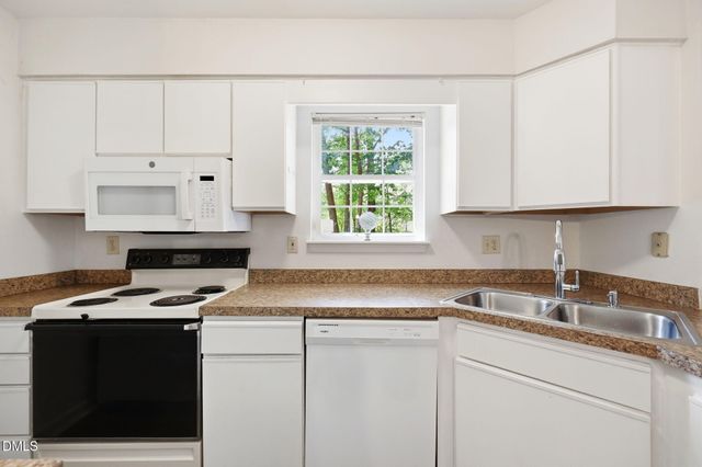 381 Summerwalk Circle, Chapel Hill, NC 27517