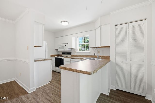 381 Summerwalk Circle, Chapel Hill, NC 27517