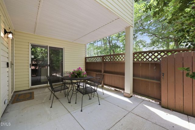 381 Summerwalk Circle, Chapel Hill, NC 27517