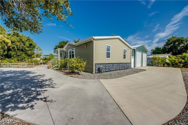 356 Sacramento ST, North Fort Myers, FL 33903