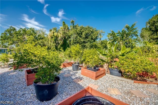 356 Sacramento ST, North Fort Myers, FL 33903