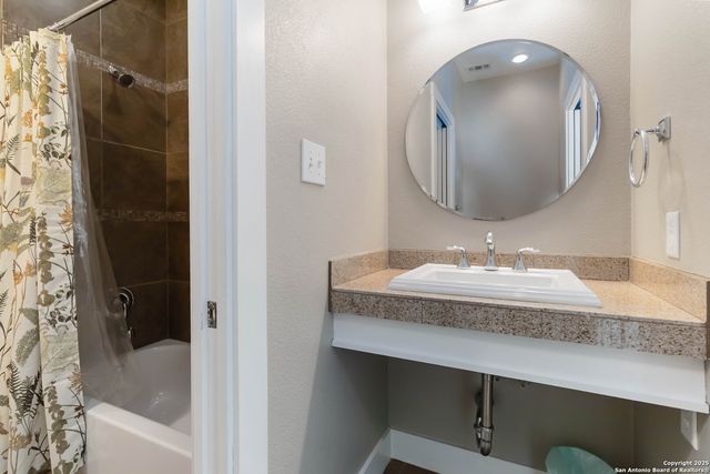 25931 Hootananny, San Antonio, TX 78260
